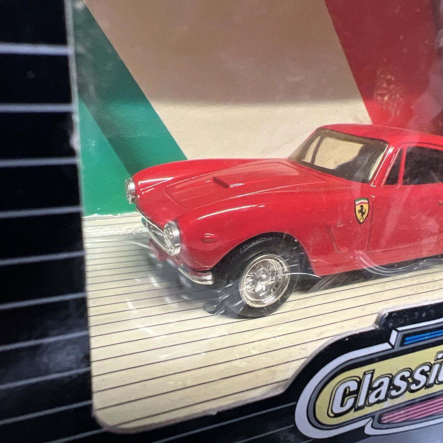 1991 1/43 ERTL CLASSIC VEHICLES 1961 FERARRI 250 SWB RED