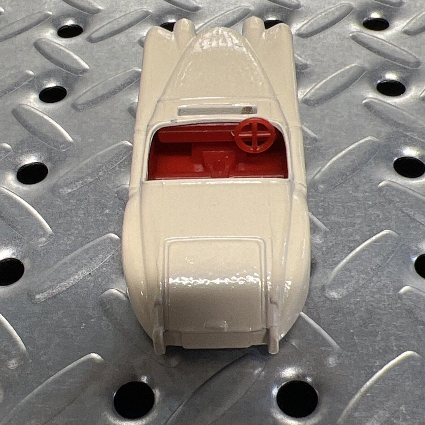 Matchbox JAGUAR XK 120 WHT W/ RED SEATS, BLK WHEELS, & CHROME GRILL #414