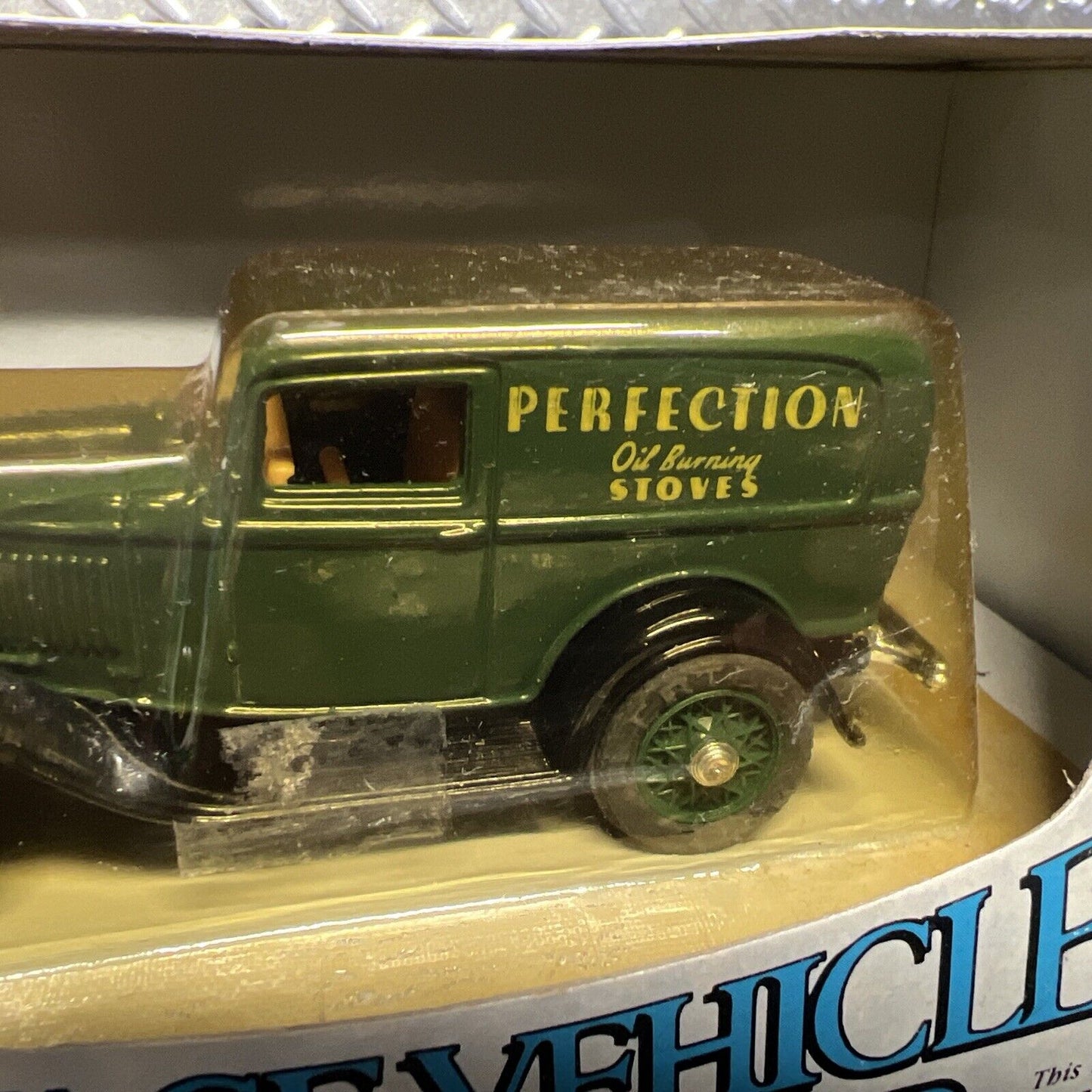 Ertl Vintage Vehicles Perfection 1932 Ford Panel Truck in The Box 1/43 Scale