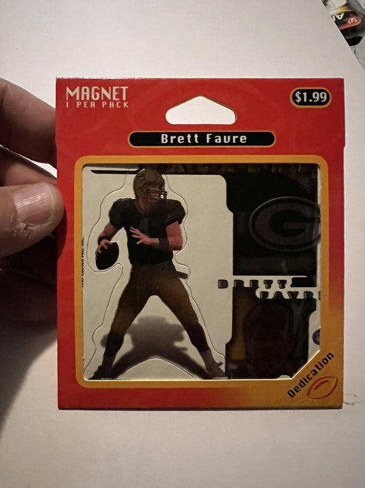 Brett Farve Green Bay Packers 1997 Crown Pro NFL Pro Mags Magnet Sealed