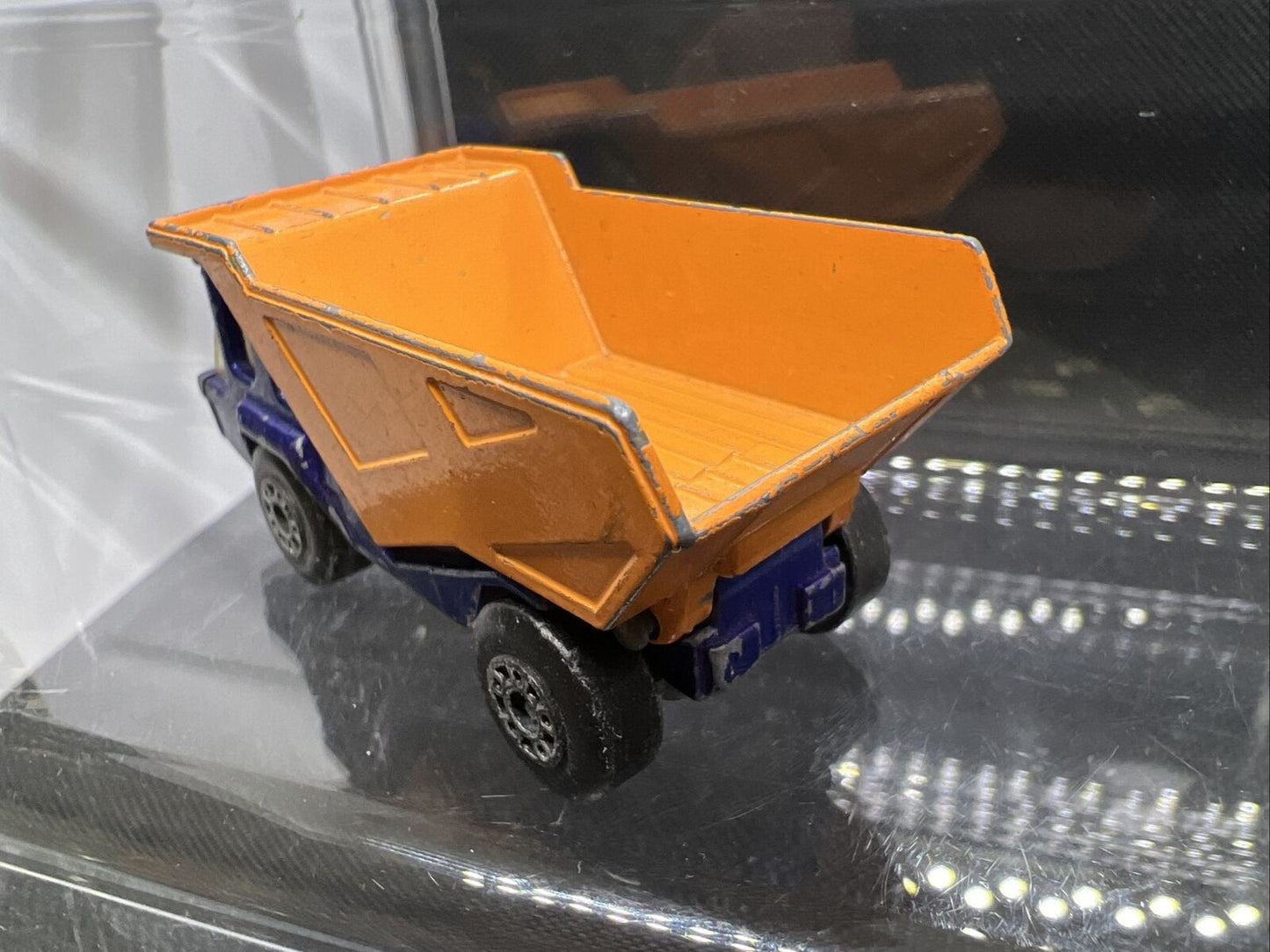 MATCHBOX LESNEY SUPERFAST #23 ATLAS DUMP TRUCK, CLEAR WINDOWS, SILVER BASE, #2