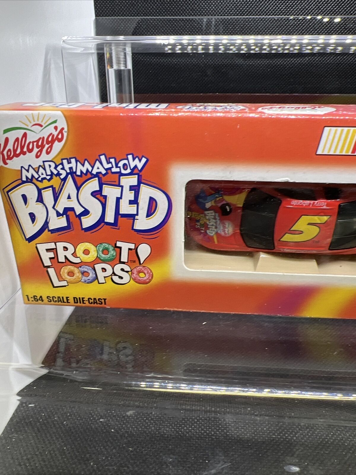 Kellogg's Froot Loops Nascar Mini-Car 1:64 Scale Die Cast Car 1999 NEW