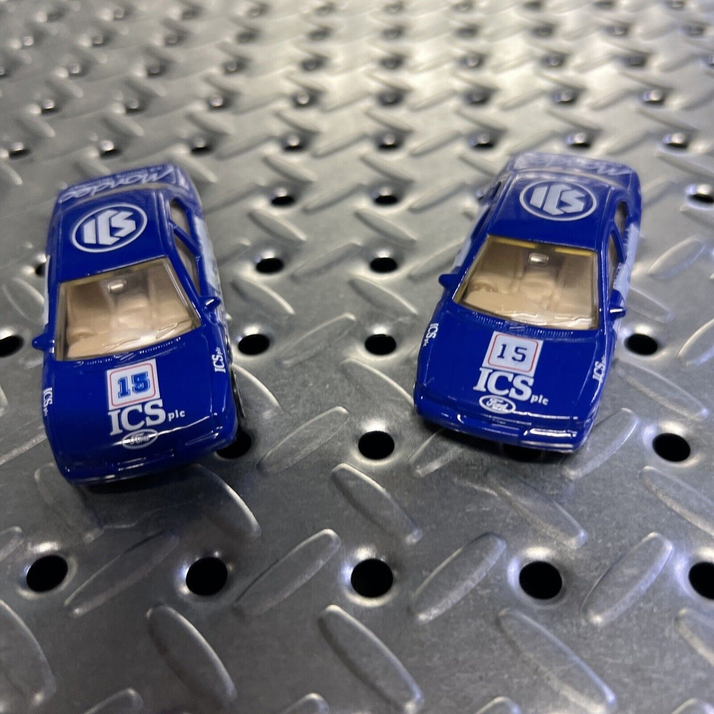 MATCHBOX MB40 FORD MONDEO GHIA 1995 SERIES SET OF 2