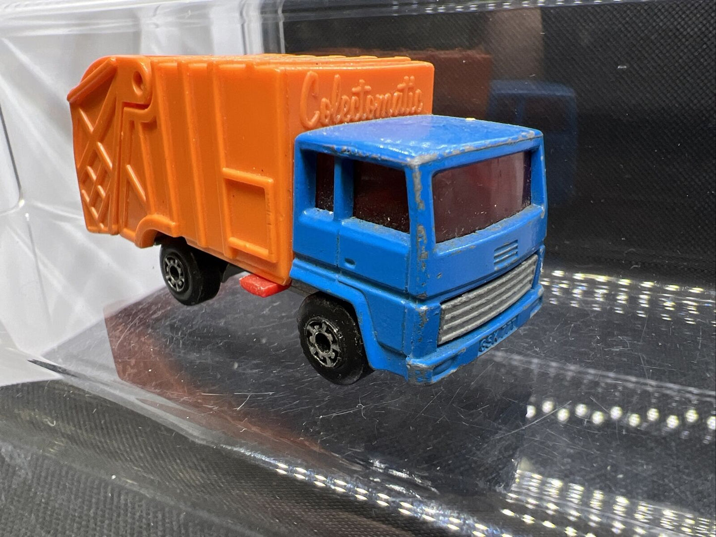 MATCHBOX SUPERFAST #36 REFUSE GARBAGE TRUCK, BLUE & ORANGE,l NEAR MINT