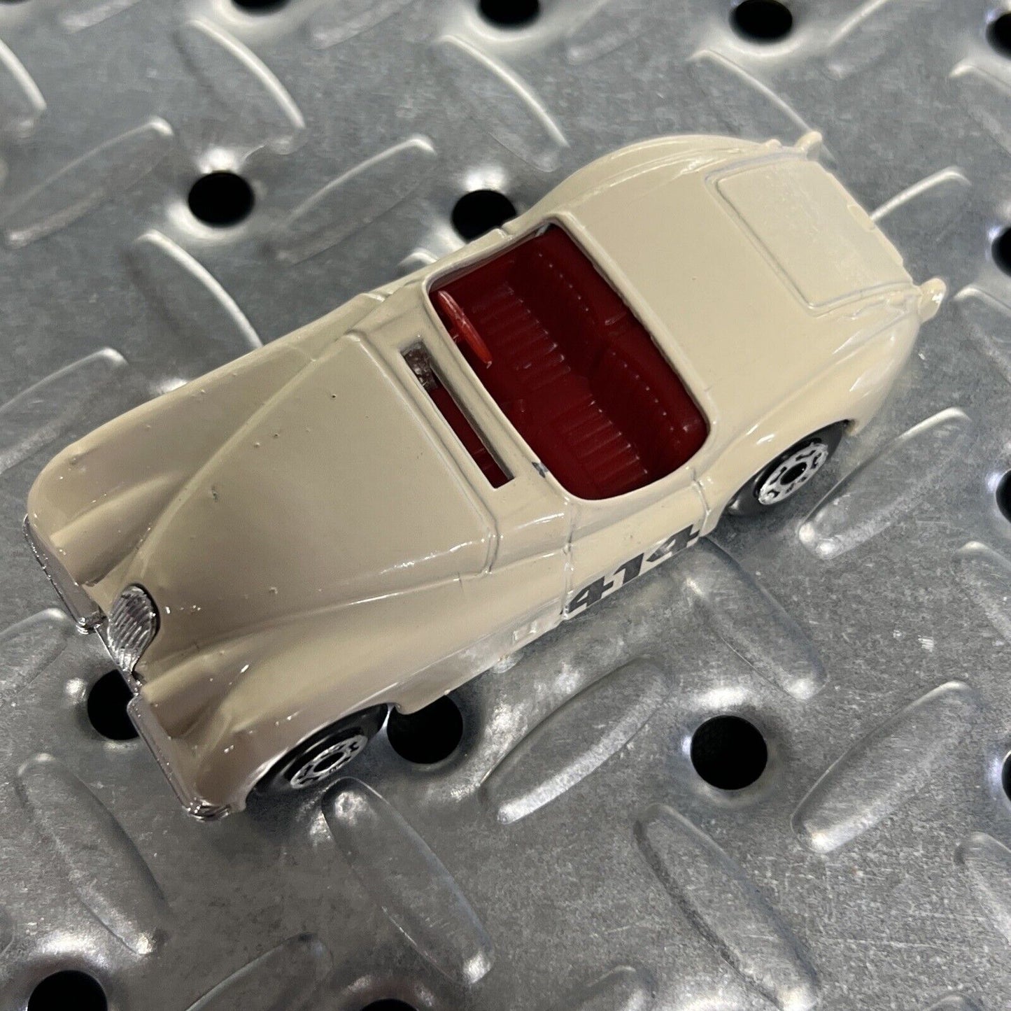 Matchbox JAGUAR XK 120 WHT W/ RED SEATS, BLK WHEELS, & CHROME GRILL #414