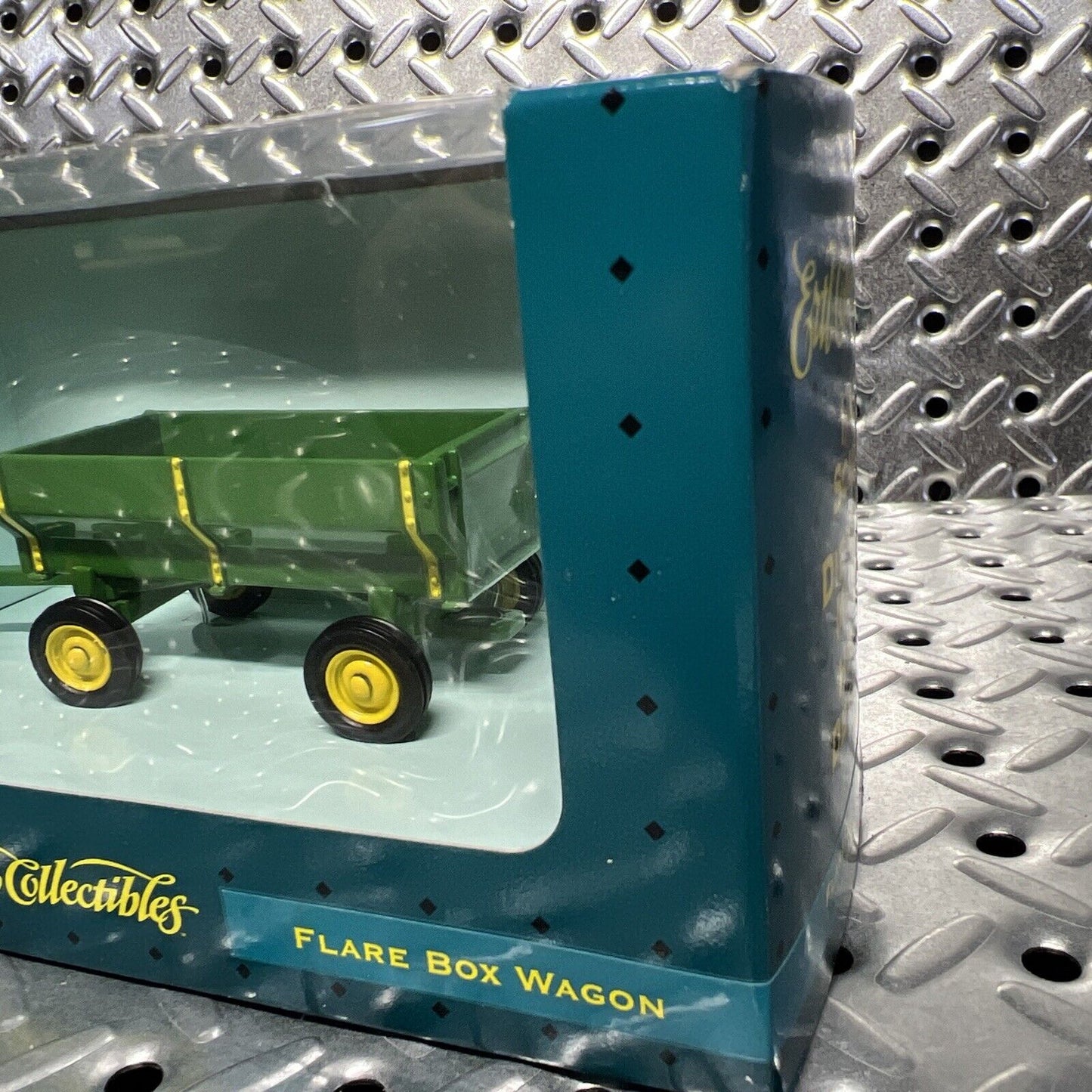 1998 Ertl John Deere Flare Box Wagon, 1/43 Scale