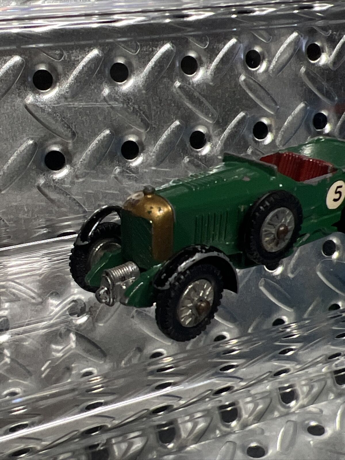 MATCHBOX LESNEY YESTERYEAR #5 1929 4 1/2 LITRE BENTLEY, GREEN TONNEAU, ORIGINAL