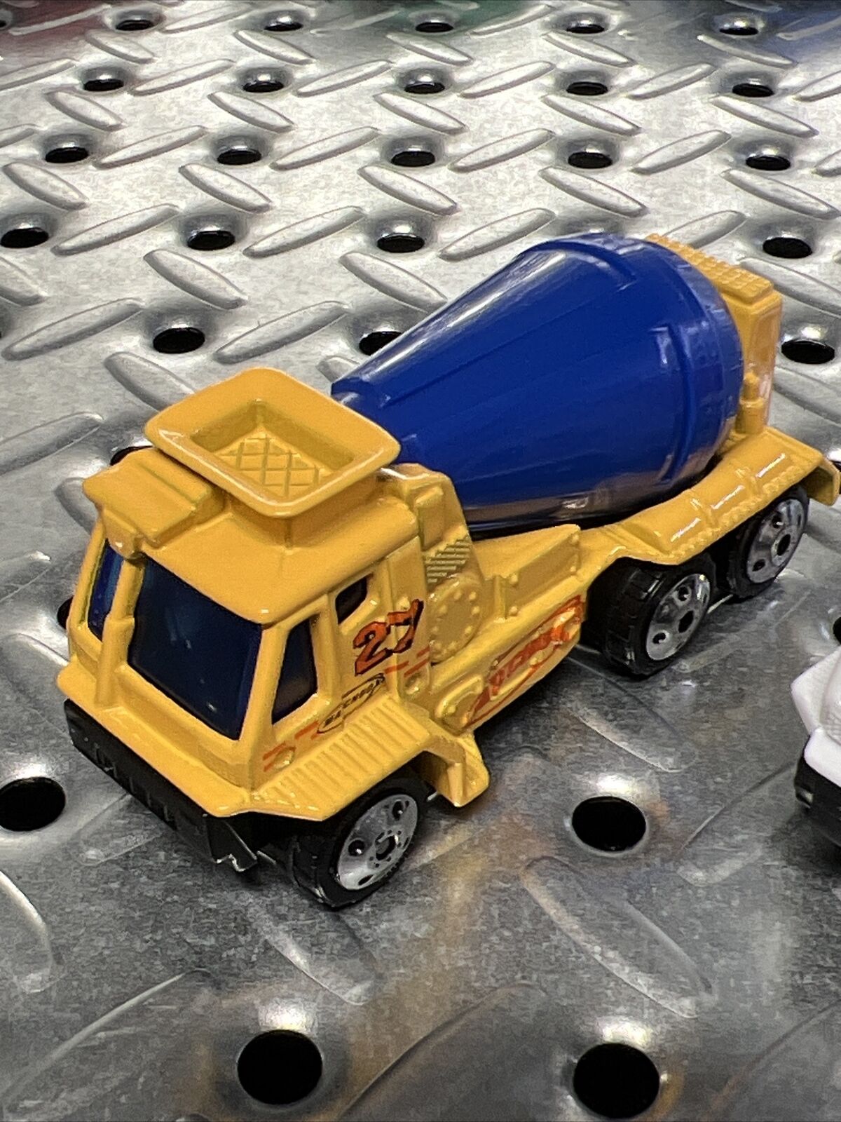 2000 Matchbox MB27 Cement Mixers Set Of 3 Mint