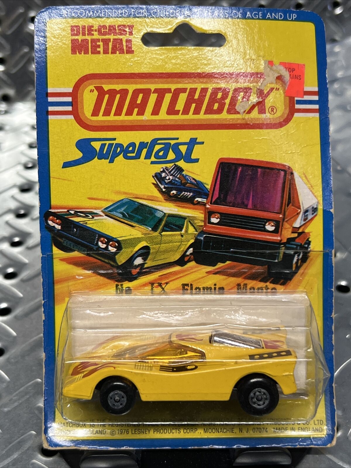 Matchbox 1976 Superfast Lesney No IX Flamin Manta Yellow - NIP